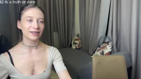 Snapshot of emi__ly chatting on 03.11.26 emi__ly online show from 03.11.26