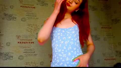 Snapshot of emi_less chatting on 09.15.25 Emi online show from 09.15.25