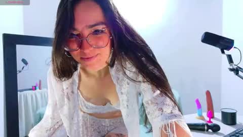 Emmily Roberts online show from 10.14.25