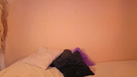 Emilia Gomez online show from 11.12.25