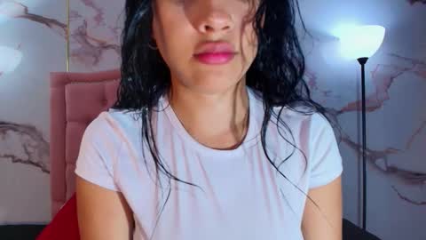 Snapshot of emiily_carter chatting on 11.26.25 Emiily Carter online show from 11.26.25