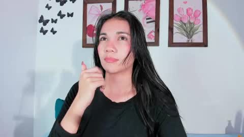 Snapshot of emiily_parkerr chatting on 06.23.26 Emily online show from 06.23.26