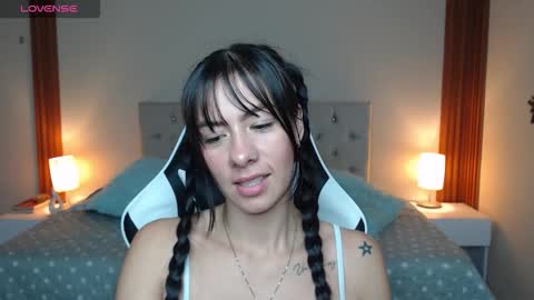 Snapshot of emiily_skinny chatting on 03.30.26 emiily_skinny online show from 03.30.26