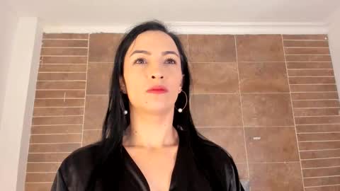 Snapshot of emiily_smile chatting on 10.22.25 Emily online show from 10.22.25