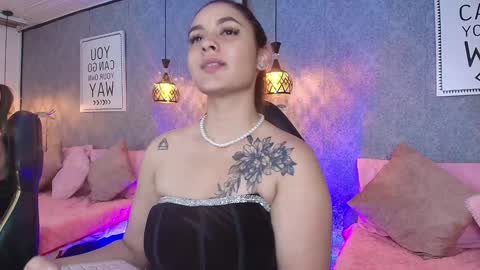 Snapshot of emiily_w1 chatting on 02.07.25 Emily online show from 02.07.25