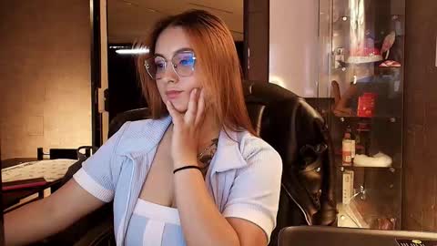 Snapshot of emiily_w1 chatting on 10.17.25 Emily online show from 10.17.25