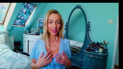 Snapshot of emilachat chatting on 02.07.25 Emila online show from 02.07.25