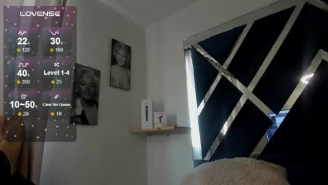 Snapshot of emilayton_ chatting on 01.14.25 emilayton_ online show from 01.14.25