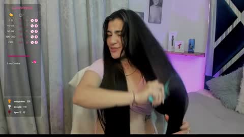 Snapshot of emilayton_ chatting on 02.09.25 emilayton_ online show from 02.09.25