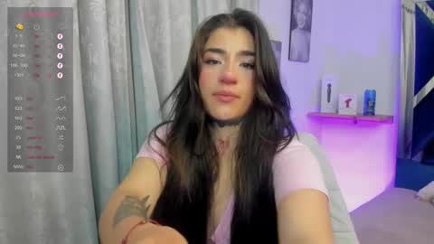 Snapshot of emilayton_ chatting on 03.05.25 emilayton_ online show from 03.05.25