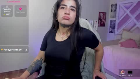 Snapshot of emilayton_ chatting on 09.15.25 emilayton_ online show from 09.15.25