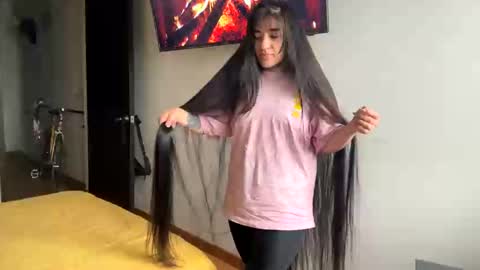 Snapshot of emilayton_ chatting on 11.05.25 emilayton_ online show from 11.05.25