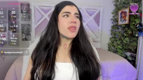 Snapshot of emilayton_ chatting on 11.07.25 emilayton_ online show from 11.07.25