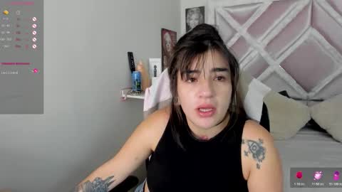 Snapshot of emilayton_ chatting on 02.10.26 emilayton_ online show from 02.10.26