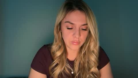 Snapshot of emilelovesyou chatting on 01.18.26 emilelovesyou online show from 01.18.26