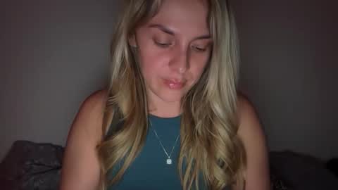 Snapshot of emilelovesyou chatting on 04.24.26 emilelovesyou online show from 04.24.26