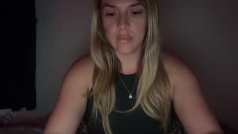 Snapshot of emilelovesyou chatting on 05.23.26 emilelovesyou online show from 05.23.26