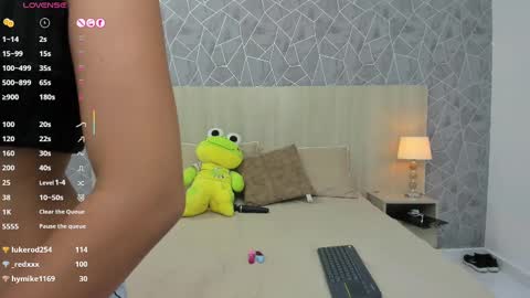 Emili Lenus online show from 03.05.25