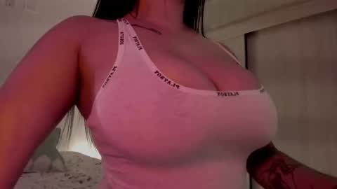 Emilia Big Boobs online show from 11.18.25