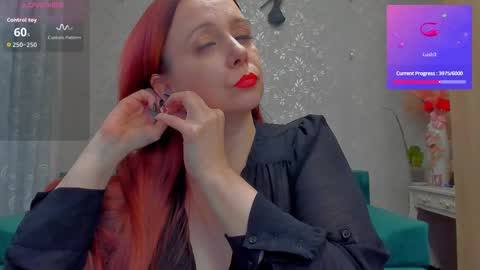 Snapshot of emilianna666 chatting on 12.19.25 Emiliana online show from 12.19.25