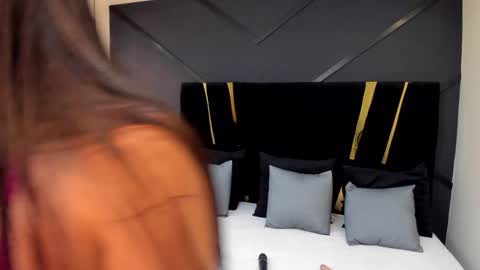 Emillie online show from 12.27.24