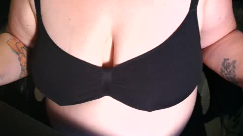 Snapshot of emiliefoxx chatting on 07.19.26 emilie foxx online show from 07.19.26