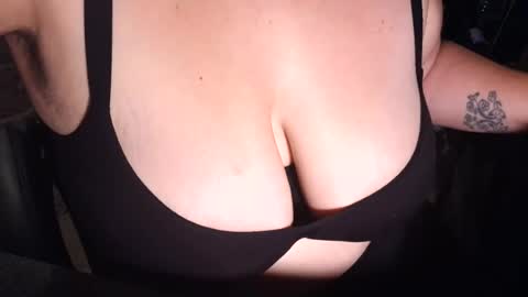 Snapshot of emiliefoxx chatting on 07.29.26 emilie foxx online show from 07.29.26
