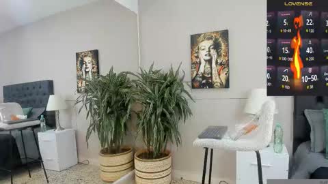 Snapshot of emilio_brandon chatting on 10.31.25 Emilio online show from 10.31.25