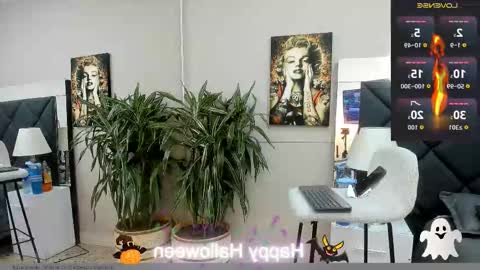 Snapshot of emilio_brandon chatting on 11.01.25 Emilio online show from 11.01.25