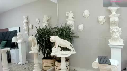 Snapshot of emilio_brandon chatting on 11.16.25 Emilio online show from 11.16.25