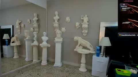 Snapshot of emilio_brandon chatting on 11.28.25 Emilio online show from 11.28.25