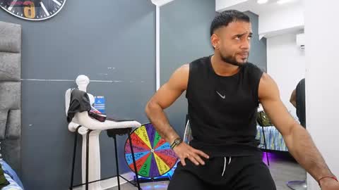 Snapshot of emilio_brandon chatting on 05.15.26 Emilio online show from 05.15.26