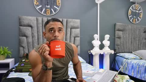 Snapshot of emilio_brandon chatting on 05.20.26 Emilio online show from 05.20.26