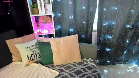 Snapshot of emiliyaqueen chatting on 02.09.25 Emiliya online show from 02.09.25