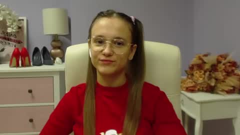 Snapshot of emilly_lust99 chatting on 12.03.24 Emilly online show from 12.03.24