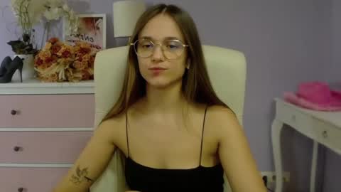 Snapshot of emilly_lust99 chatting on 02.17.25 Emilly online show from 02.17.25