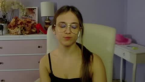 Snapshot of emilly_lust99 chatting on 02.27.25 Emilly online show from 02.27.25