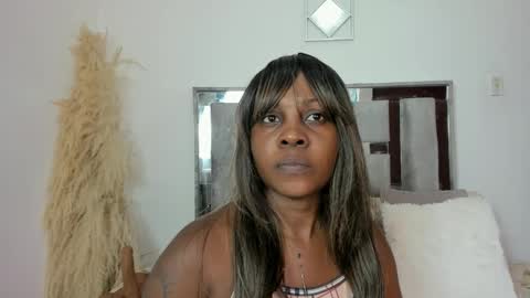 Emilly Roa online show from 12.05.25