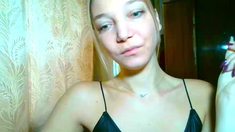 Snapshot of emilly_xkiss chatting on 11.26.25 Emilly online show from 11.26.25