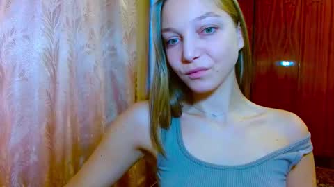 Snapshot of emilly_xkiss chatting on 12.03.25 Emilly online show from 12.03.25