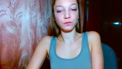 Snapshot of emilly_xkiss chatting on 12.05.25 Emilly online show from 12.05.25