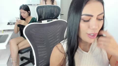 Emilly  online show from 01.10.25