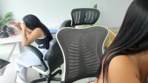 Emilly  online show from 04.28.26