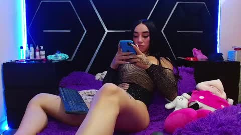 Snapshot of emillystonex chatting on 12.13.24 emillystonex online show from 12.13.24