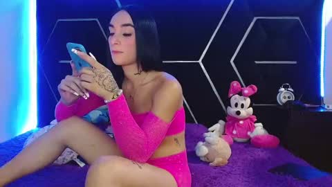 Snapshot of emillystonex chatting on 01.15.25 emillystonex online show from 01.15.25