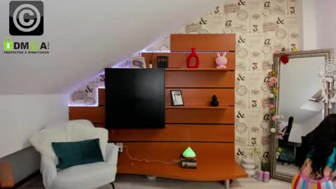 EmillyTaylor online show from 04.28.26
