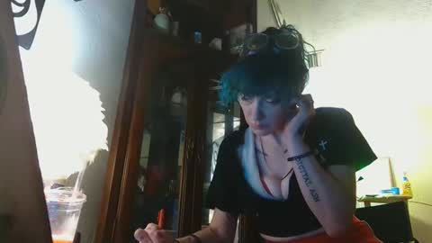 Emily Love online show from 12.16.25