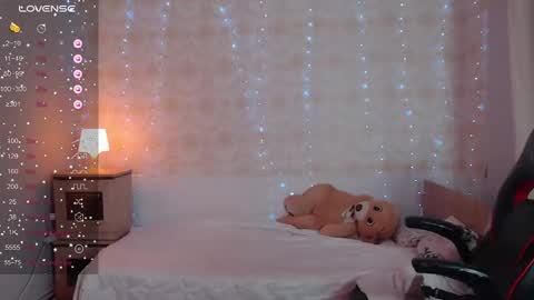 Snapshot of emily962009 chatting on 01.06.25 EMY online show from 01.06.25