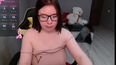 Snapshot of emily_amorre chatting on 09.23.25 Emily 3 online show from 09.23.25