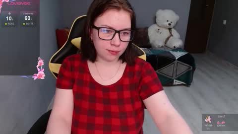 Snapshot of emily_amorre chatting on 11.10.25 Emily 3 online show from 11.10.25